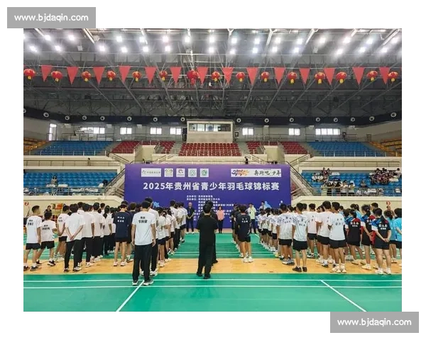 羽毛球冠军的辉煌之路与赛场背后的奋斗故事全揭秘